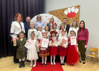 🎤🎼🇵🇱Międzyprzedszkolny Konkurs Piosenki Patriotycznej w naszym przedszkolu – niezwykłe wydarzenie pełne talentów i wzruszeń!🤍❤️